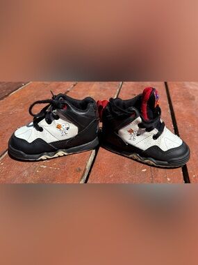 Vintage Y2K or 90’s Snoopy Black and White Toddler Sneakers basketball shoes